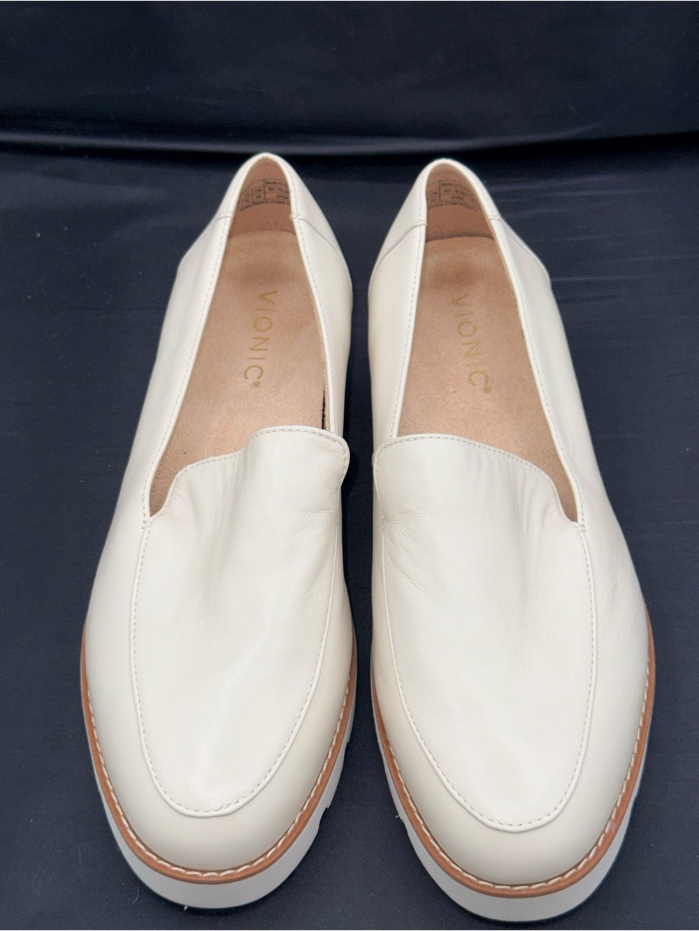 Vionic Kensley Cream Leather Lug Sole Loafers 7.5 Quiet Luxury Preppy Comfort - Picture 3 of 9